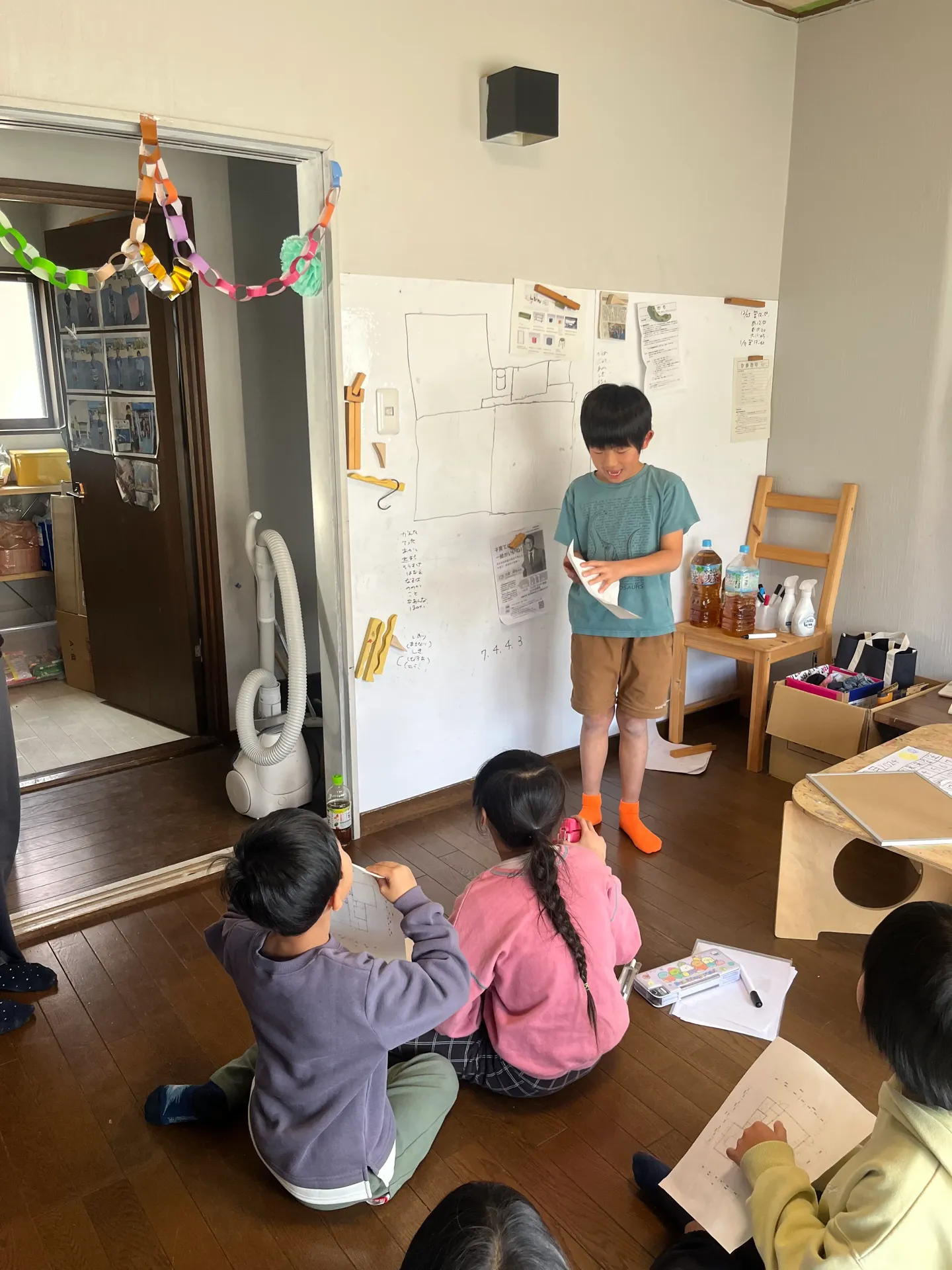 こどもたちが計画を立てる様子